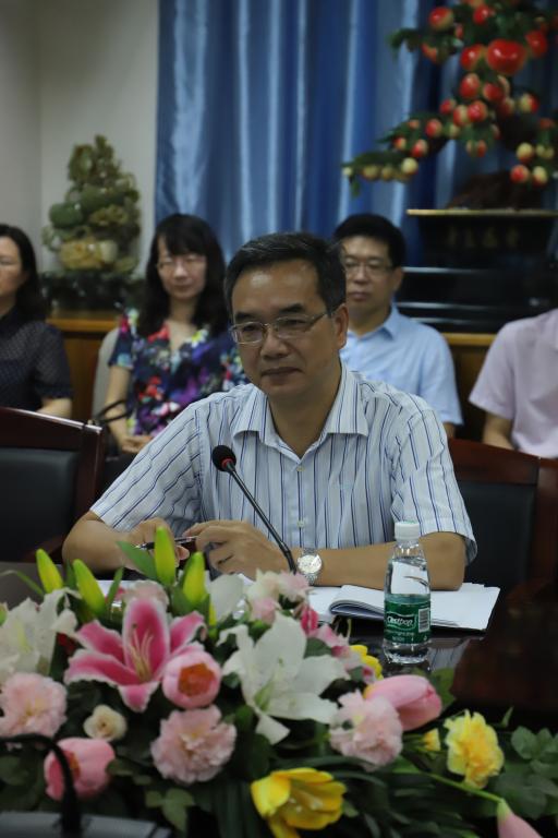 肇庆市委常委,政法委书记李尧坤同志来我校开展教师节慰问活动-肇庆